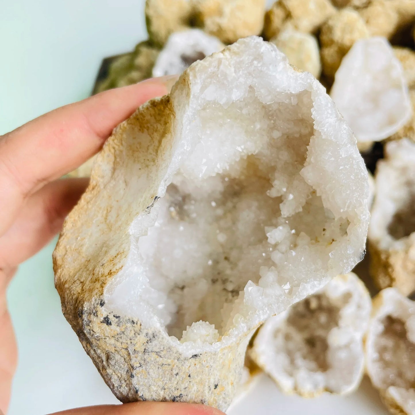 1PC/450g Morocco Geode Quartz Pack, Discover Earth's Artistic Mesmerizing Sparkling Crystal Inside, Geological Teaching