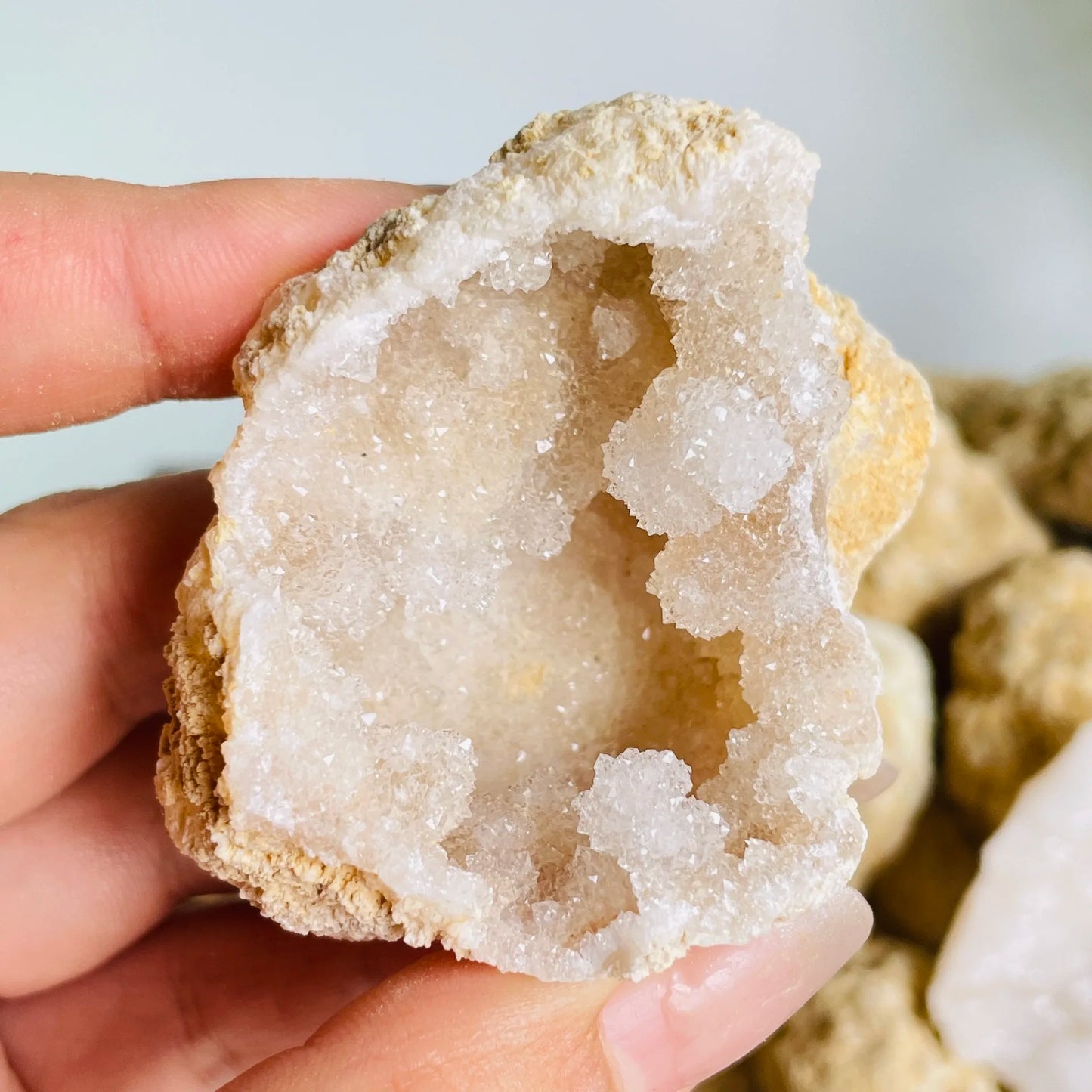 1PC/450g Morocco Geode Quartz Pack, Discover Earth's Artistic Mesmerizing Sparkling Crystal Inside, Geological Teaching