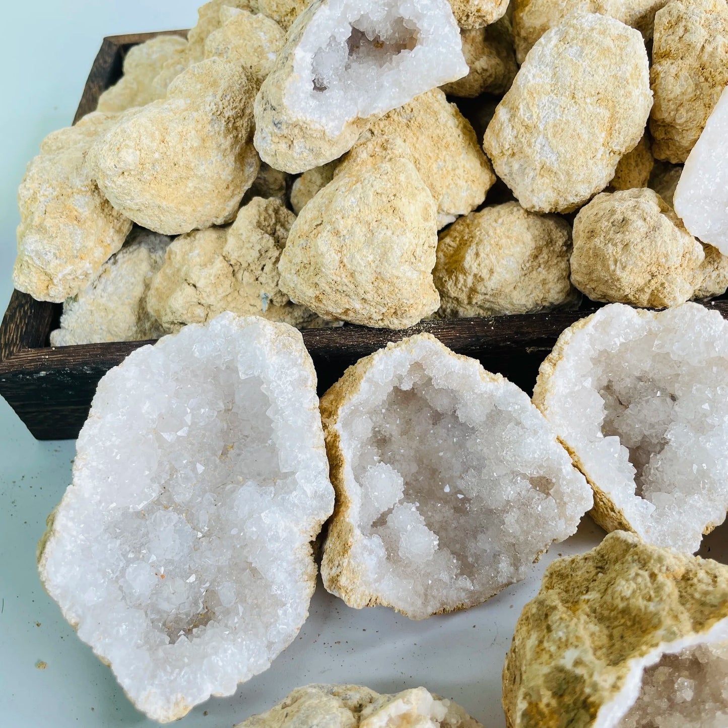 1PC/450g Morocco Geode Quartz Pack, Discover Earth's Artistic Mesmerizing Sparkling Crystal Inside, Geological Teaching