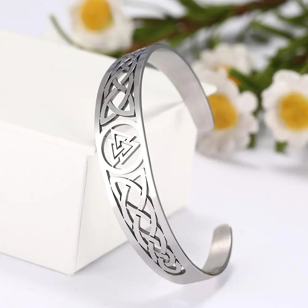 Skyrim Stainless Steel Bracelets Valknut Nordic Triskelion Vintage Gothic Irish Knot Amulet Cuff Bangle for Men Women