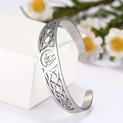 Skyrim Stainless Steel Bracelets Valknut Nordic Triskelion Vintage Gothic Irish Knot Amulet Cuff Bangle for Men Women