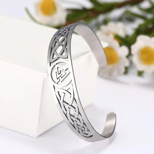 Skyrim Stainless Steel Bracelets Valknut Nordic Triskelion Vintage Gothic Irish Knot Amulet Cuff Bangle for Men Women