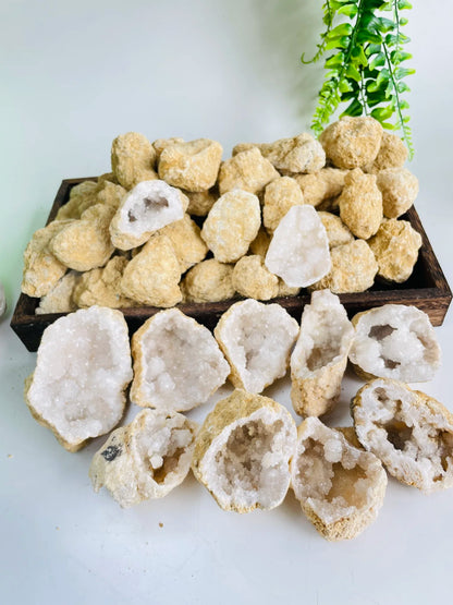 1PC/450g Morocco Geode Quartz Pack, Discover Earth's Artistic Mesmerizing Sparkling Crystal Inside, Geological Teaching