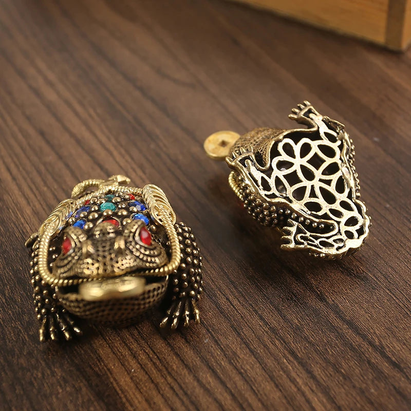 1Pc Feng Shui Toad Money Fortune Wealth Chinese Golden Frog Toad Coin Home Office Decoration Lucky Gifts Tabletop Ornaments